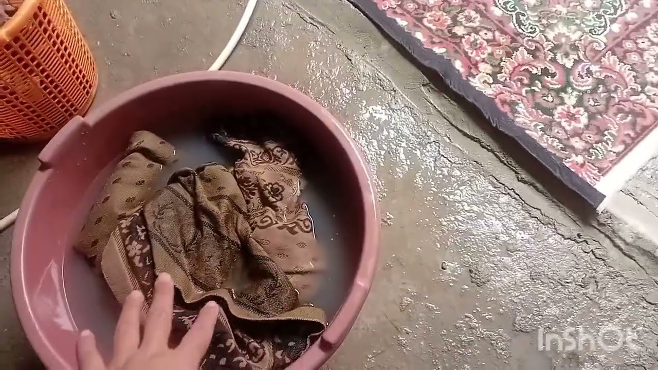 روتين المرأة مكافحة في بيتها