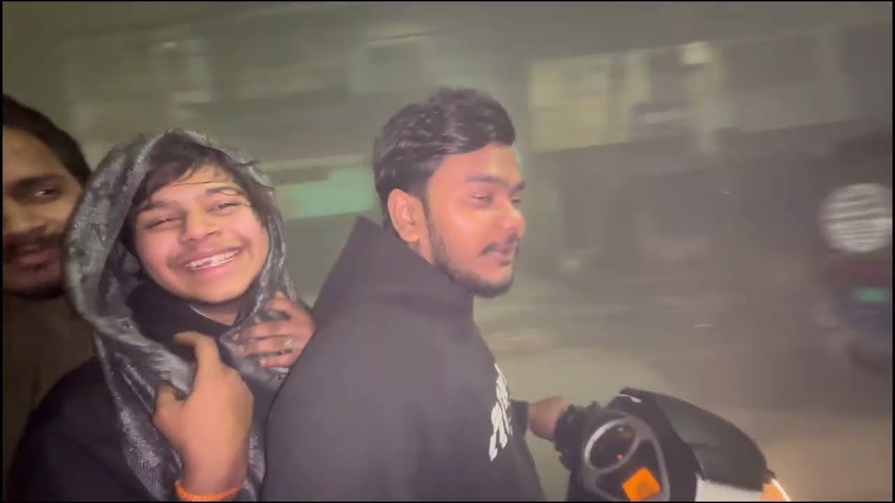 Moradabad ki thandi 🥶 raat  mbd raat me kohre ka kohram 😱