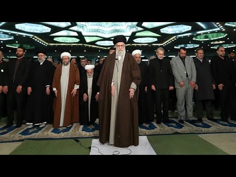 اقامه نماز جمعه به امامت حضرت آیت الله خامنه ای در مصلی تهران 1399 01 17