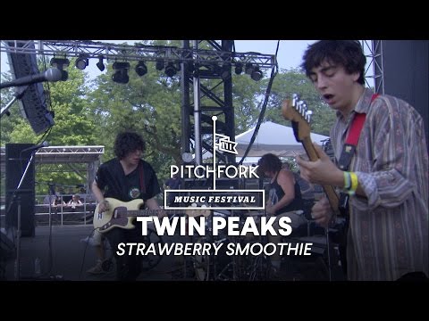 Twin Peaks performs ''Strawberry Smoothie" - Pitchfork Music Festival 2014 - Twin Peaks performs ''Strawberry Smoothie" - Pitchfork Music Festival 2014