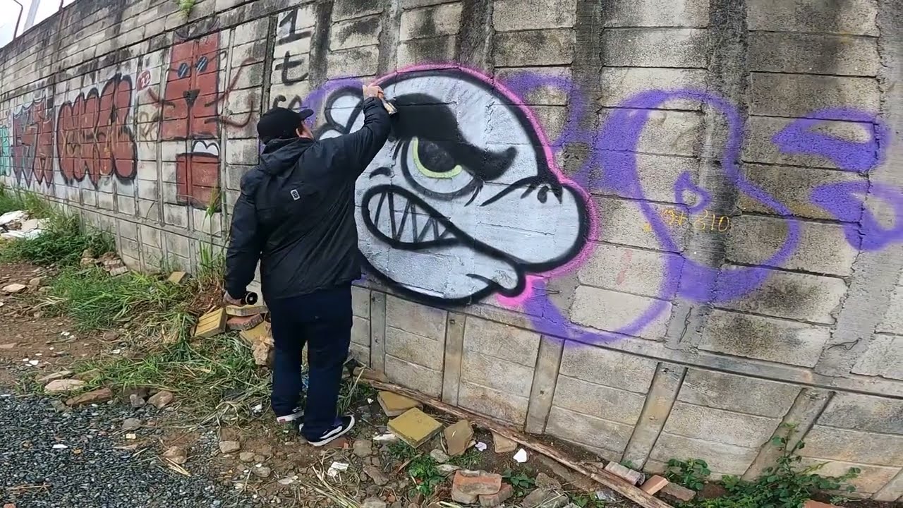 El graffiti siempre será de la calle, GRAFFITI B0MB1NG durante el día