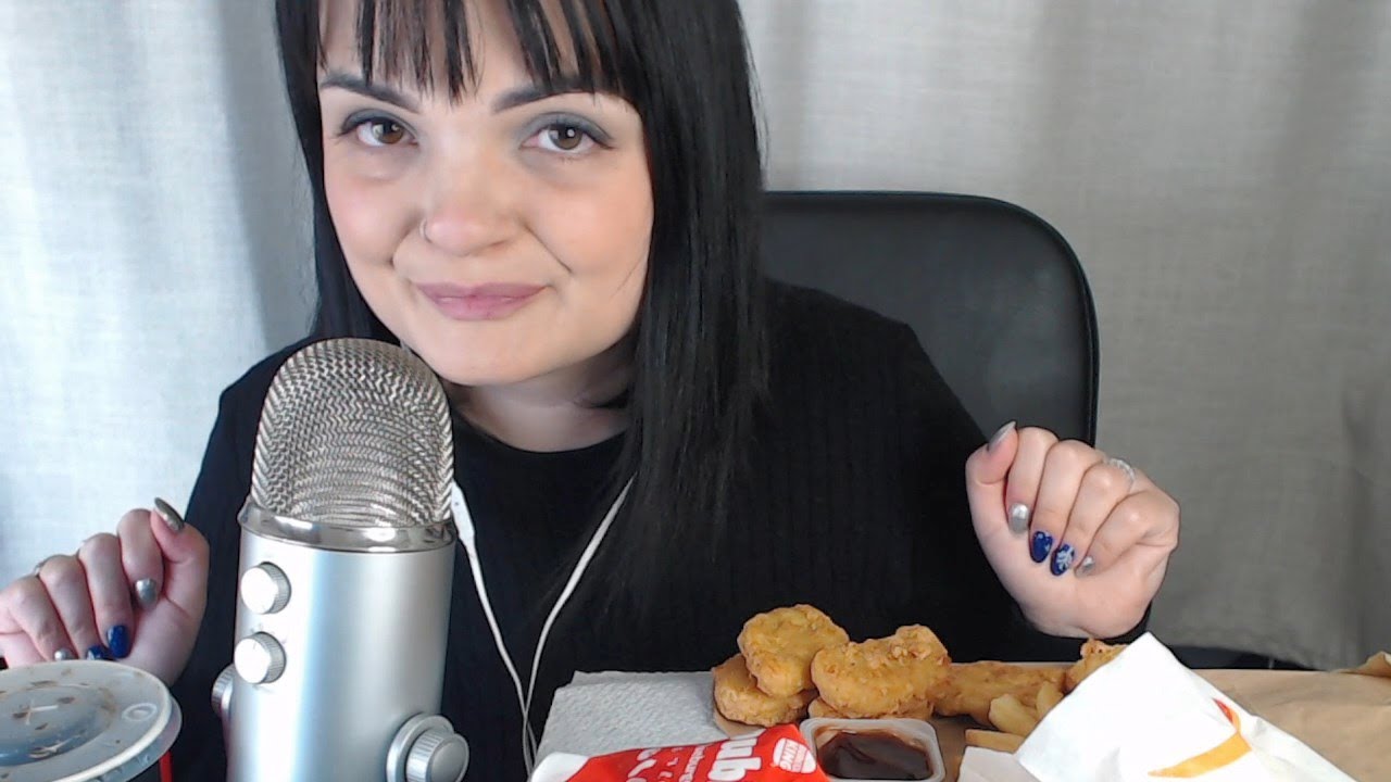 🍔 ASMR Eating Burger King 🥤 || Eating Sounds + Whispering