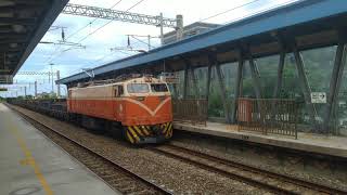 1090828 台鐵7502次貨列新富通過