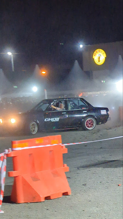 Fuhh Lagi Rancak Sekali Dua Belah Tayar Berapi