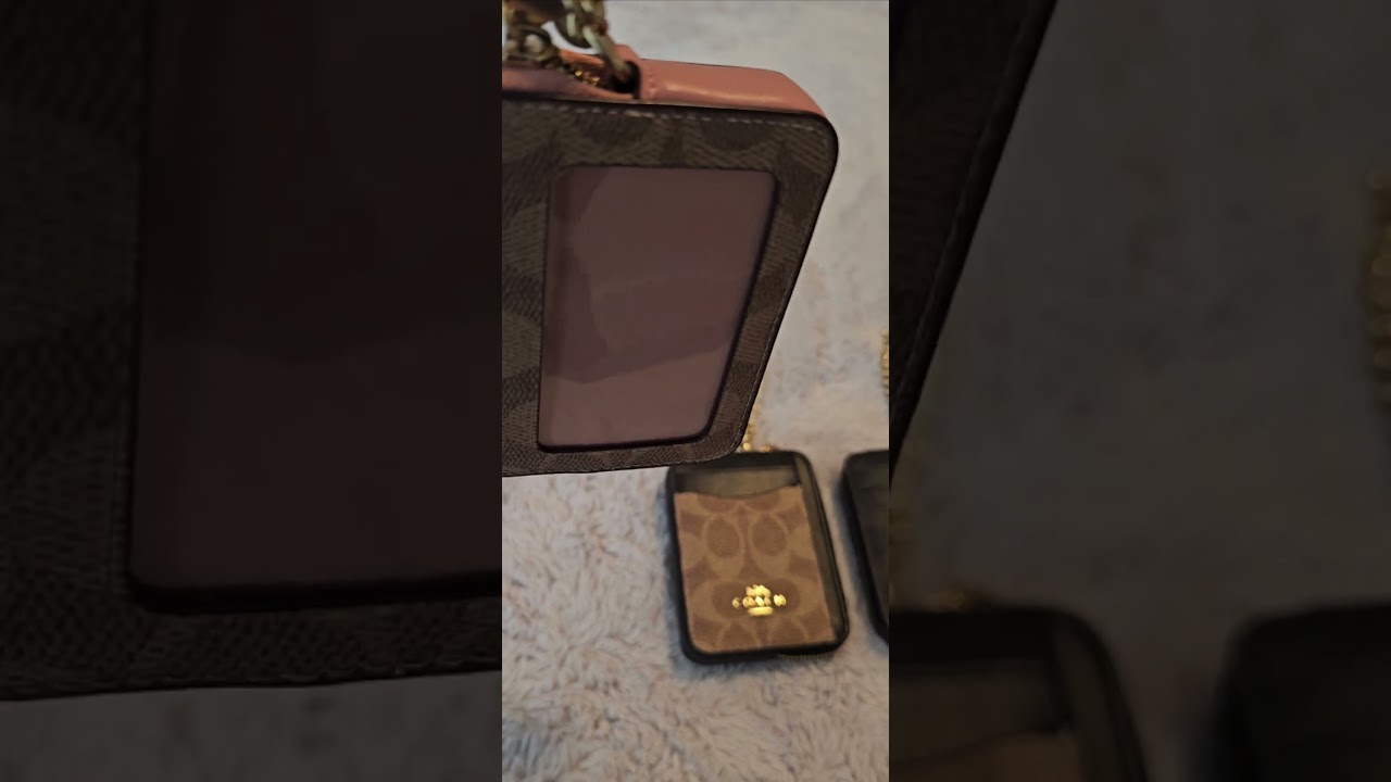 My fav coach style for wallets... the zip card case 🥰💞