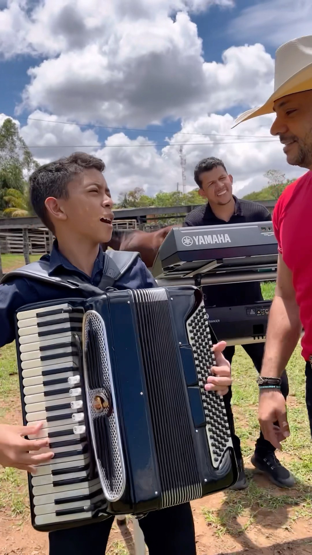 Leãozinho do forró e Alejandro Rodrigues a mulherada já chegou pra dançar quem gosta comendo #boan