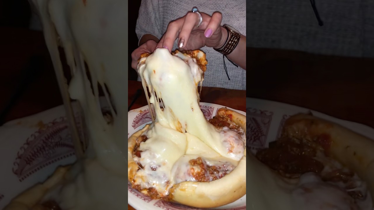 The PIZZA POT PIE from Chicago Pizza & Oven Ginder in Chicago, IL! 🍕🥧🔥😋 WOAH. #DEVOURPOWER