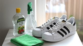 tenis blancos de cuero