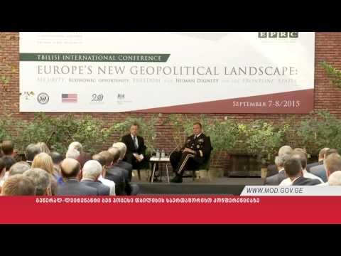 გენერალ-ლეიტენანტი ბენ ჰოჯესი თბილისის საერთაშორისო კონფერენციაზე