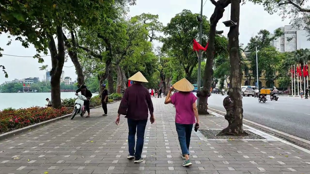 Relaxing Walk in Hoan Kiem Lake Ha Noi 2025 ☀️