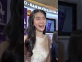 Bác Lyn ăn chậm uống cũng chậm nhưng được cái đi tới đâu sáp tới quầy đồ ăn tới đó
