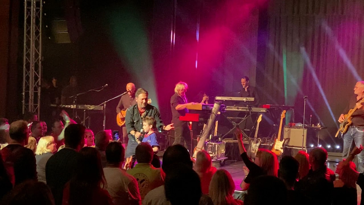 Vörös István és a Prognózis - Háromszögek 2021.október 9. MOMkult (AKKOR és MOST1981 / 2021)