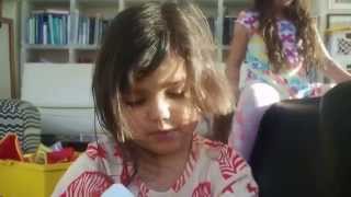 Rainbow Dash how she looks and playing with her
