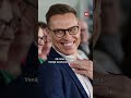 Stubb nauroi Halosen vitsille Naantalissa