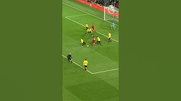 Mohamed Salah tricked all 3 defenders!