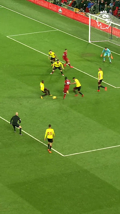 Mohamed Salah tricked all 3 defenders!