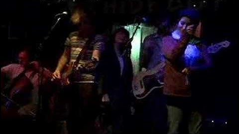 GLONO Video - Chris Mills Live at the Hideout