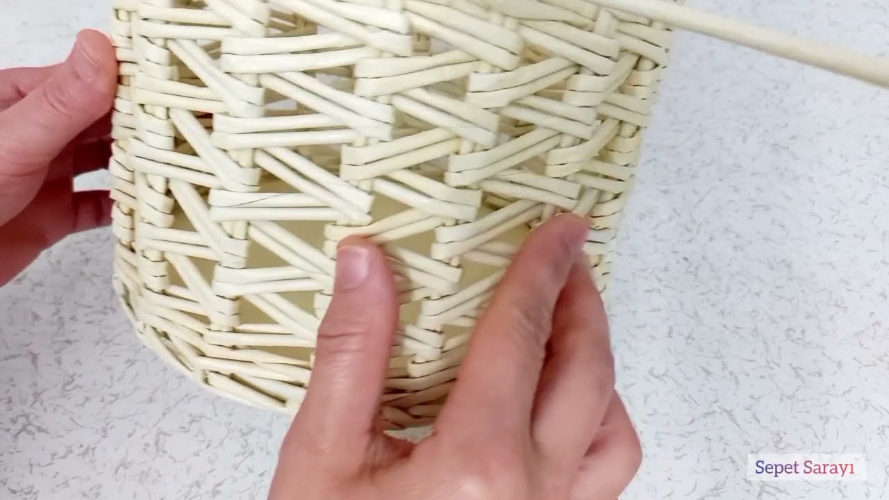 GAZETE KAĞIT NE BULURSA SEPET YAPIYOR. YENI MODEL SEPET RENGİ DE HARİKA❗❕