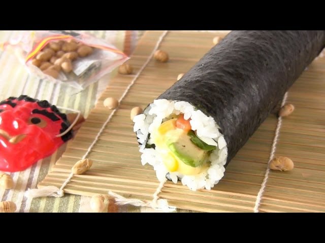 Lucky Eho Maki (Salmon Avocado Alasca Futomaki Sushi Roll) Recipe 福を呼ぶ恵方巻き レシピ | ochikeron