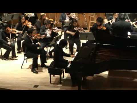 Jun Yoo Plays Mendelssohn Piano Concerto No.1 Op 2...