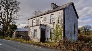 HAUNTED AND ABANDONED AT THE ROADSIDE! Haunted Abandoned House left Frozen in Time