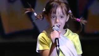 Alessia canta pippi calzelunghe