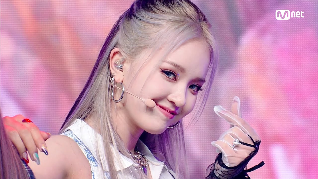 '핫이슈'의 파워 당당 에너지! 'ICONS' 무대 #엠카운트다운 EP.728 | Mnet 211007 방송