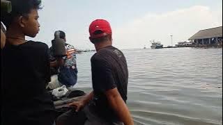 SERUNYA NAEK PRAU BERSAMA KELUARGA. MAU PERGI KE PULAU PANJANG JEPARA JAWA TENGAH