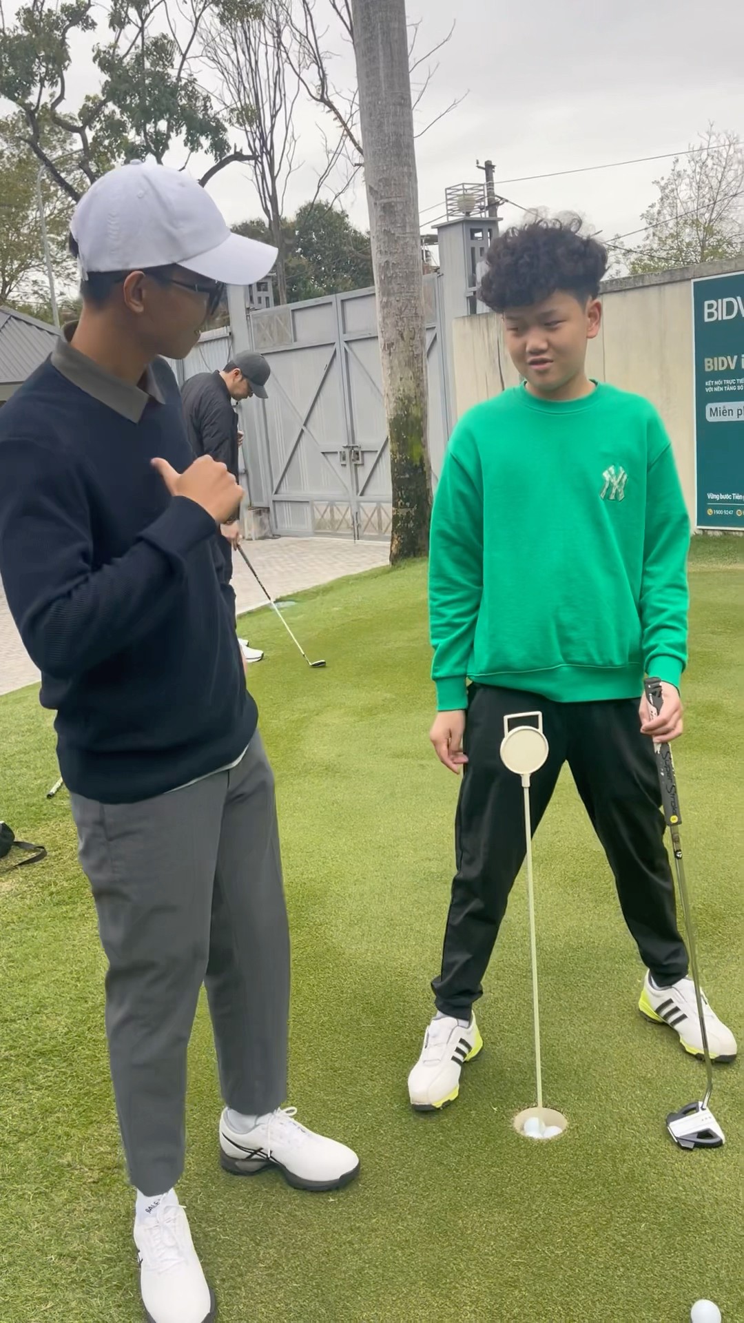 (Golf familyVN) giờ thì cưng đã  là của anh??#golf #vanhleg #shorts