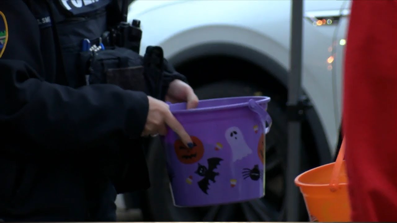 Rockford Police host trunkortreat YouTube