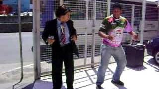 Silvio Santos e Xandy dançando  o rebolation ...