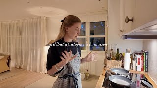 Un Début Dautomne À La Maison, Fleurs Du Marché, Focaccia Maison Et Cuisine Asiatique