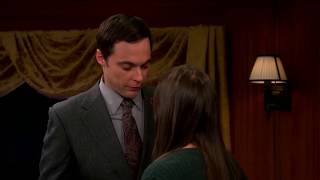 Sheldon kissing Amy for the first time screenshot 4