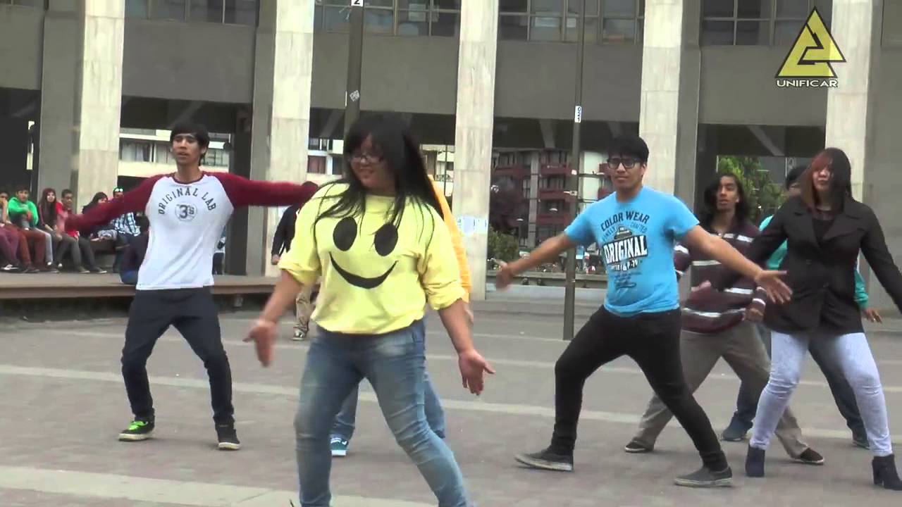 Happy Pharrell Williams Flashmob Just Dance Conce Youtube