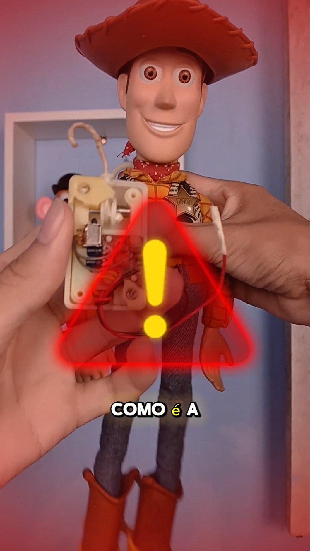 😱AMAZING: What does a Woody voice box look like inside? Woody