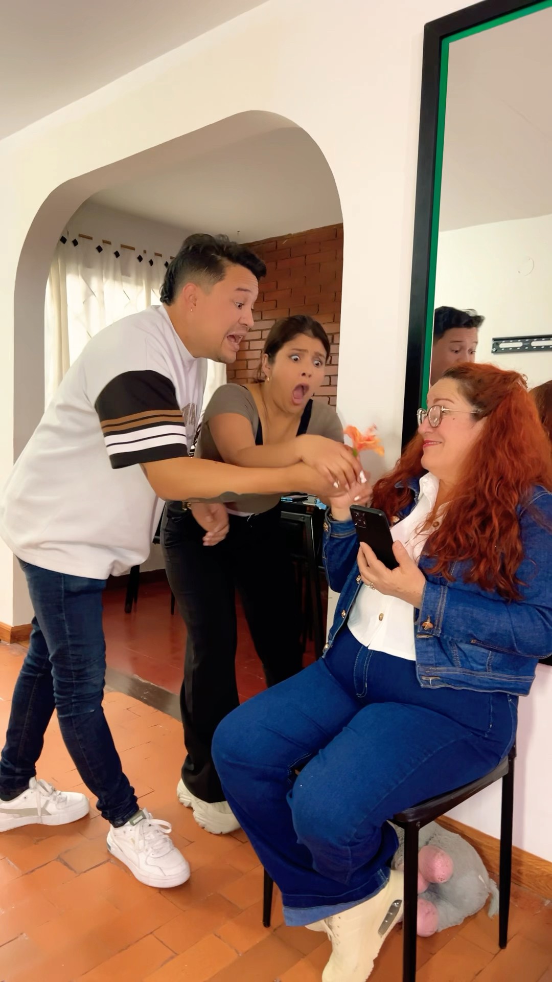 Pov:cc me preguntan si es celosa #humor #cosasdefamilia #comedia #shortviral