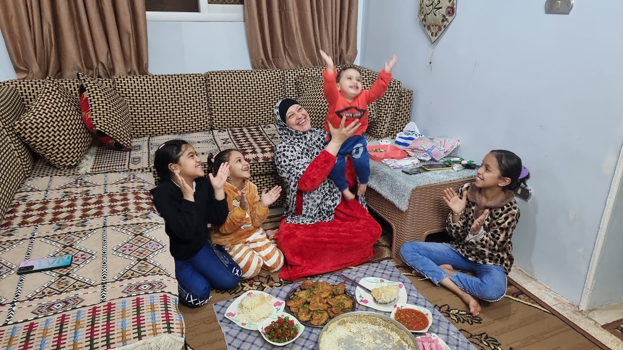 رجعنا تاني للروتينات الجامده واللمه الحلوه يا رب ما تحرمنا منها( رز معمر وبانيه)