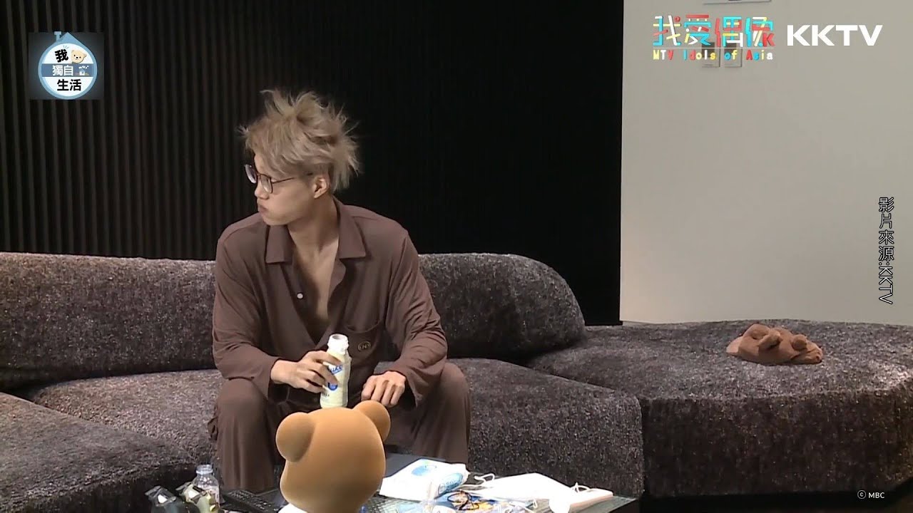 《我獨自生活》EXO Kai私宅剛睡醒模樣初公開 放假看超萌兔子紓壓