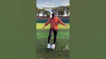 LEARN THIS INSANE DRAGON STEPOVER FOOTBALL SKILL‼️ EASY‼️ #shorts #football #soccer #explore