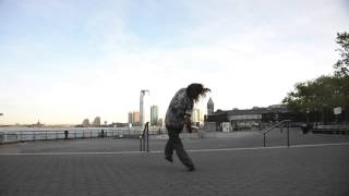 Frisbeepedia: Double Spinning UTL Pull (Freestyle Disc How-to)