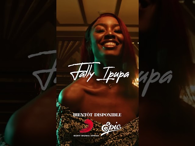 Mon nouveau single « Carré » en feat avec @fallyipupa arrive droit sur vous ce vendredi ! ◾️🥳