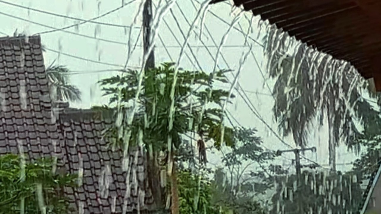 Не можете уснуть? Звуки сильного дождя 🌧️ Мгновенно успокоят ваш разум и помогут быстро заснуть