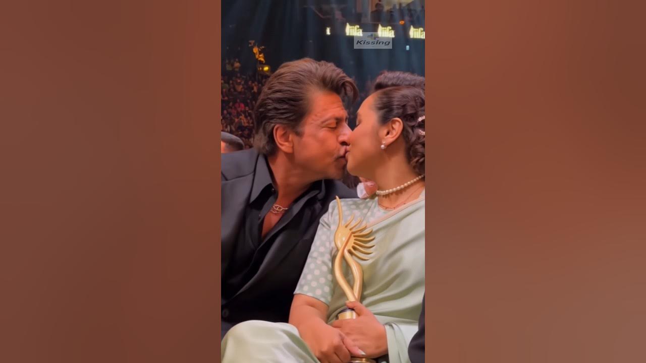 Shahrukh Khan Kiss Rani Mukerji #ranimukherjee #srk #kiss #ai Shahrukh Khan Kiss Rani Mukerji #ranimukherjee #srk #kiss #ai