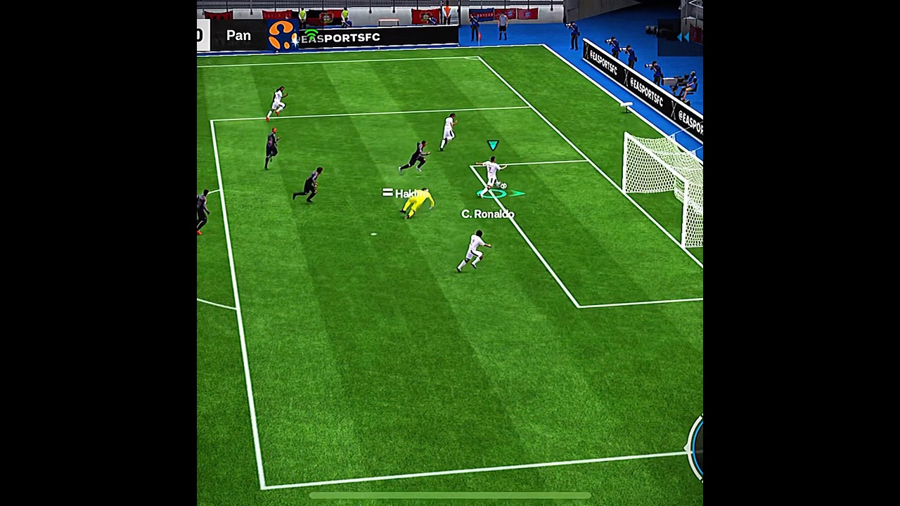 ronaldo disconnecting the opponent 😆 