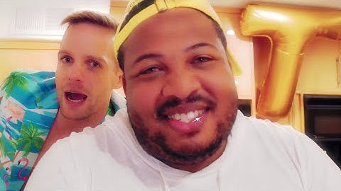 Flirt with Dexter - Click - Interactive Music Video - Tom Goss