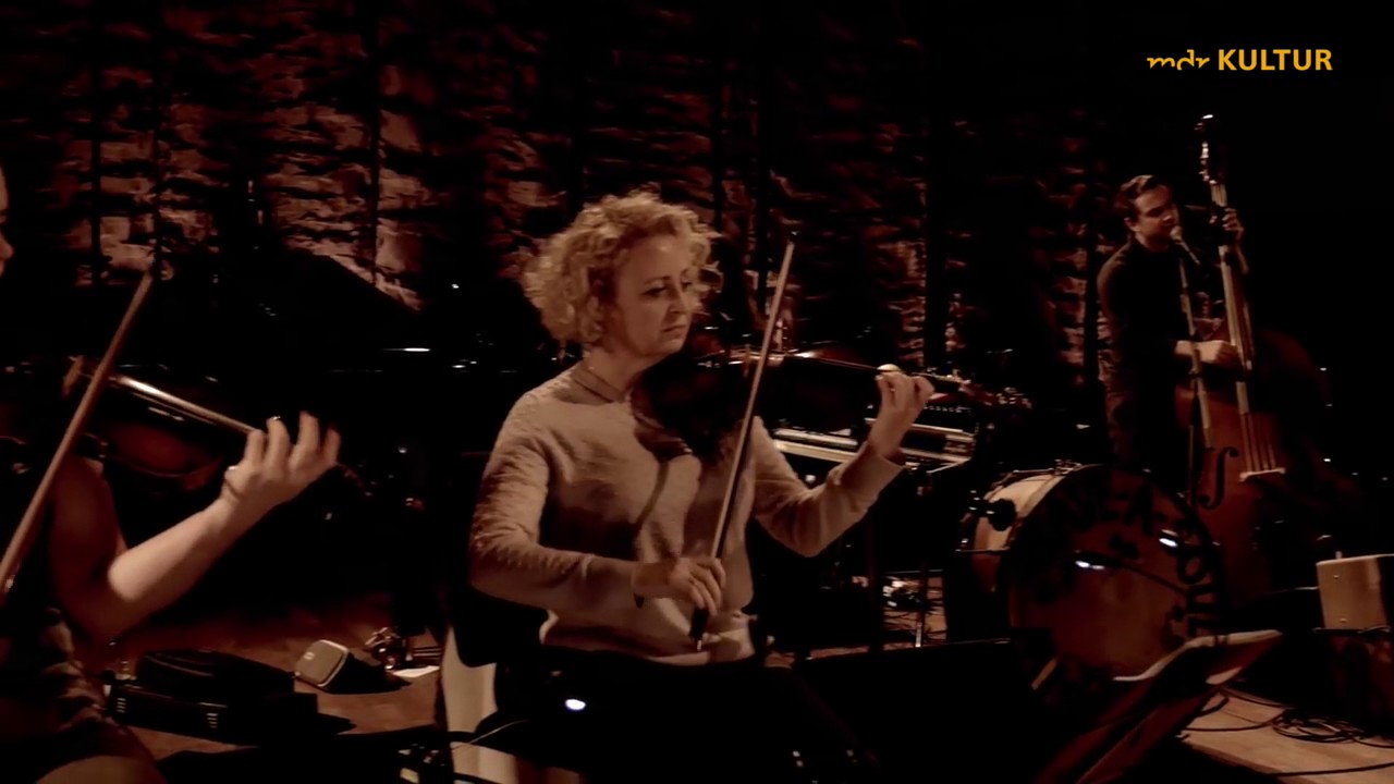 Glen Hansard e Javier Mas - Who By Fire (Leonard Cohen Cover)