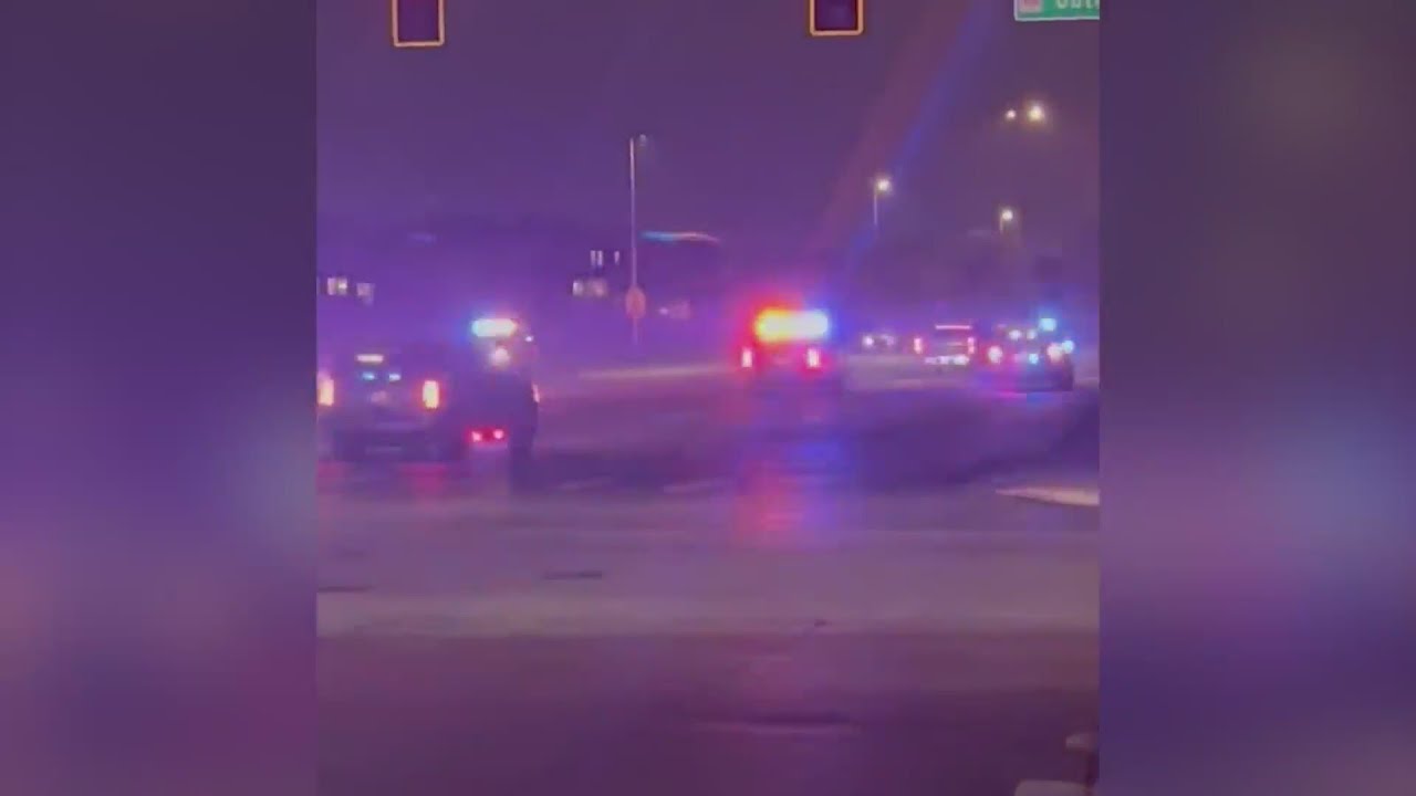 4 minors arrested in Aurora police chase, bystander cars hit - YouTube