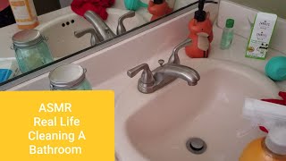 ASMR• Real life• cleaning a bathroom (whispering)• rubber gloves• spray sounds