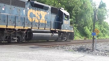 Csx D786-12 With Horn Salute and Gp40-3 Trailing IN POR