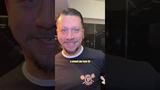 La Persona Con Questa Iniziale Ti Offrirà Una Pizza